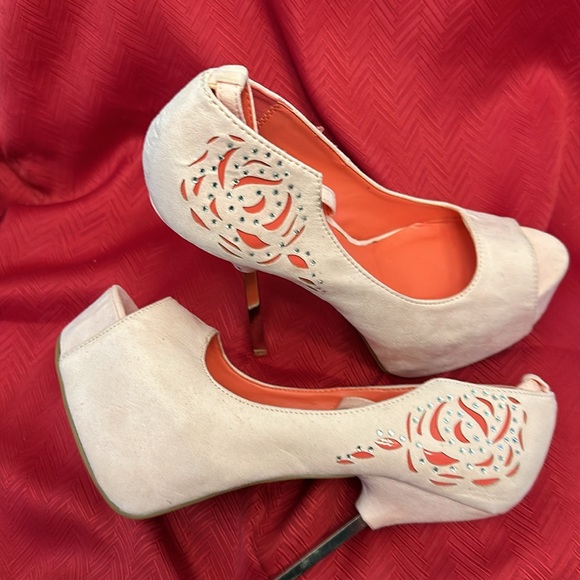 Qupid Pink 5.5” Platform Heel. Open Toe. Size 9. - Picture 2 of 4